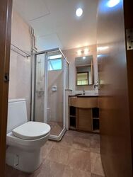 Queens (D3), Condominium #560739401
